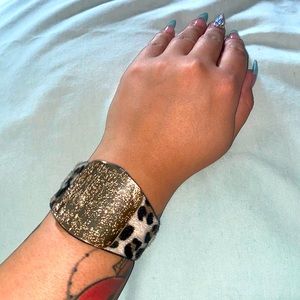 Gold cheetah print bracelet